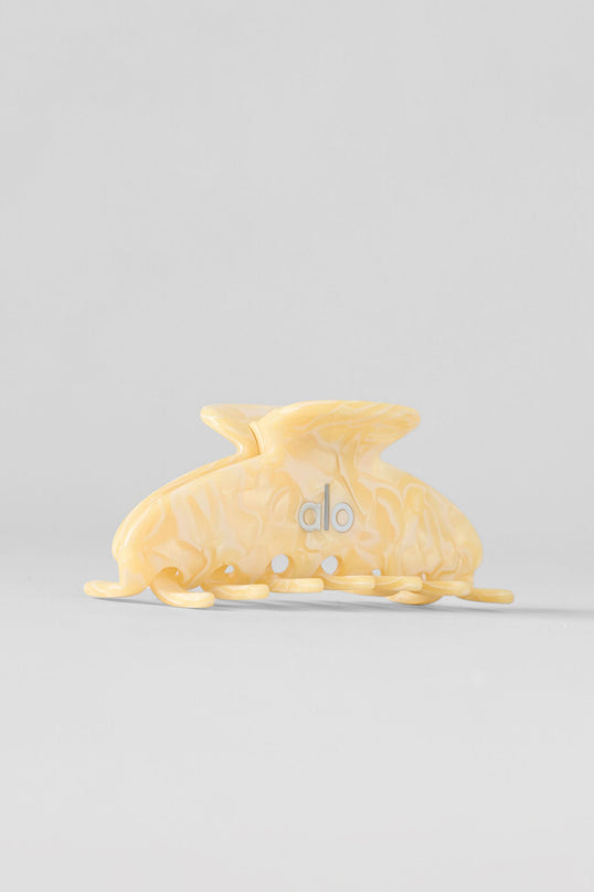 90's Claw Clip - Warm Butter Pearl
