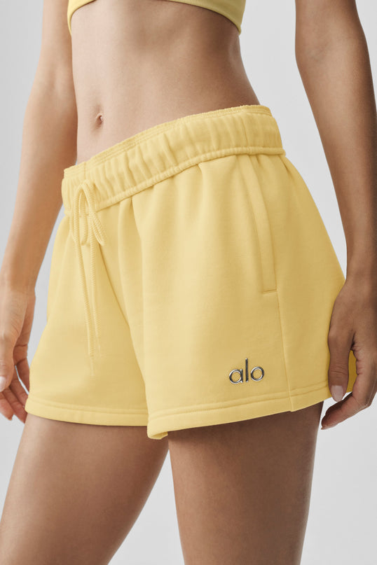 Accolade Short - Warm Butter